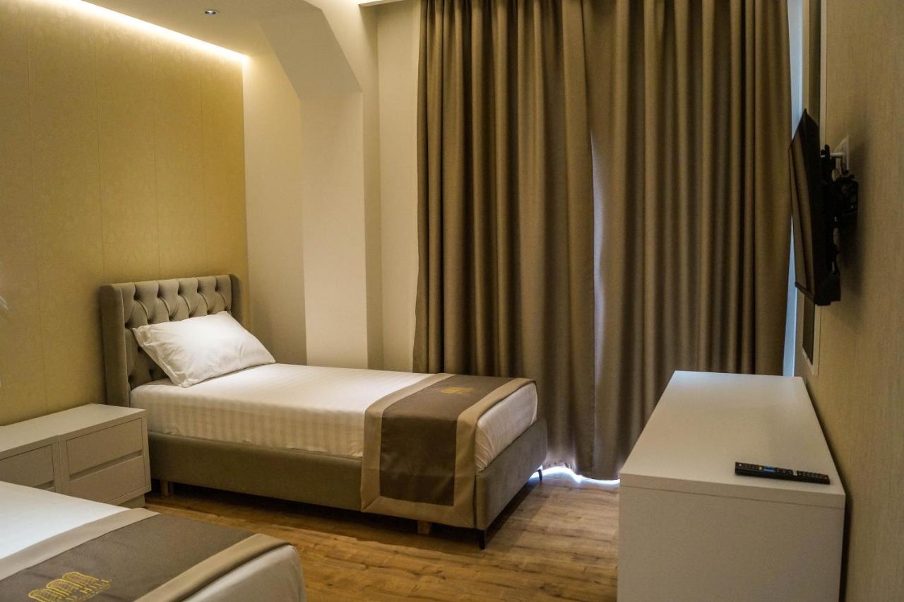 Red Hill Hotel Тирана Экстерьер фото