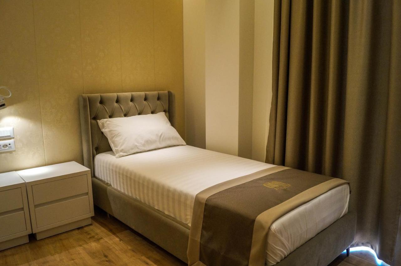 Red Hill Hotel Тирана Экстерьер фото